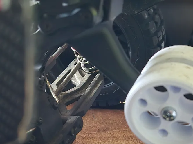 anti-tipping system for arrma kraton 6s