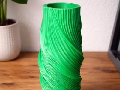 Elegant Spiral Vase | Vase Mode | Modern Decor