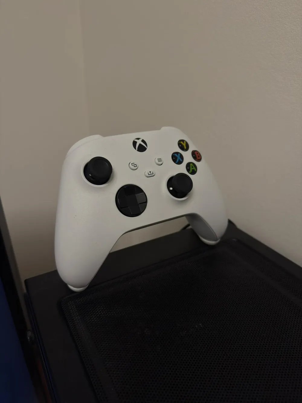 Xbox Invisible Stand with magnet holes - Free 3D Print Model - MakerWorld