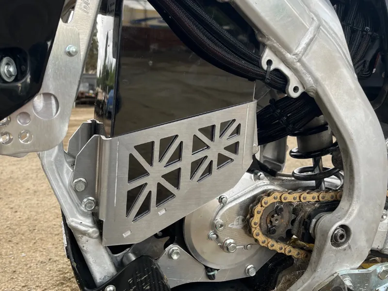 RM-E- Amorge CRF250 Battery Cage