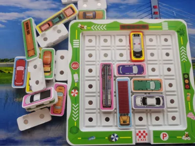 Magnetic Huarong Road: Car Unblocking Puzzle