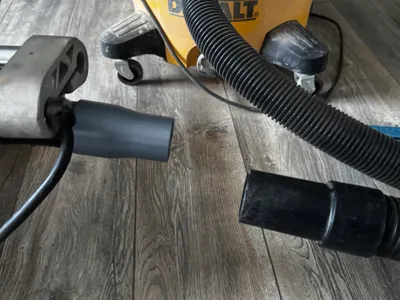 DeWalt DWS780 Miter Saw to DXV09P Shop Vac