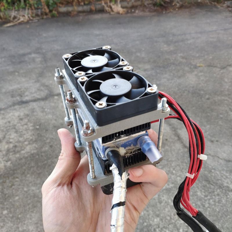 Water cooling with fans and Peltier Elements