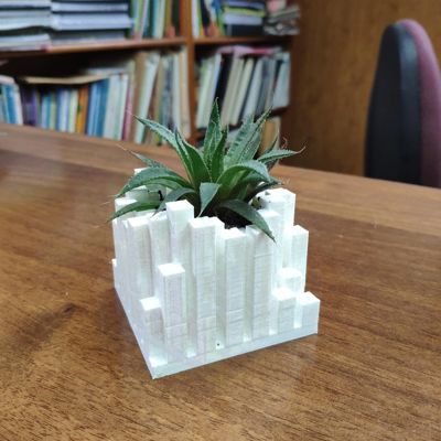 Square plant vase/pot