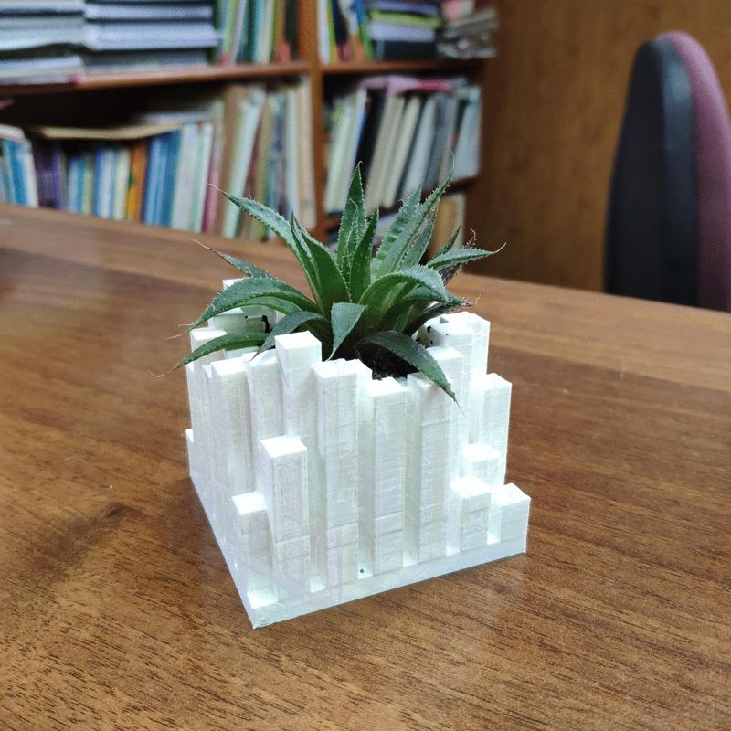 Square plant vase/pot