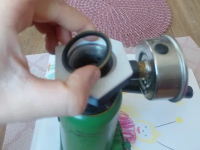 Sphere seal centering tool for sphere tester