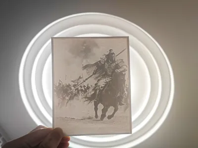 Chu-Han Legend: The Return of Hegemon-King Xiang Yu Lithophane – Peter Ho Appears in Armor for a Grand Show