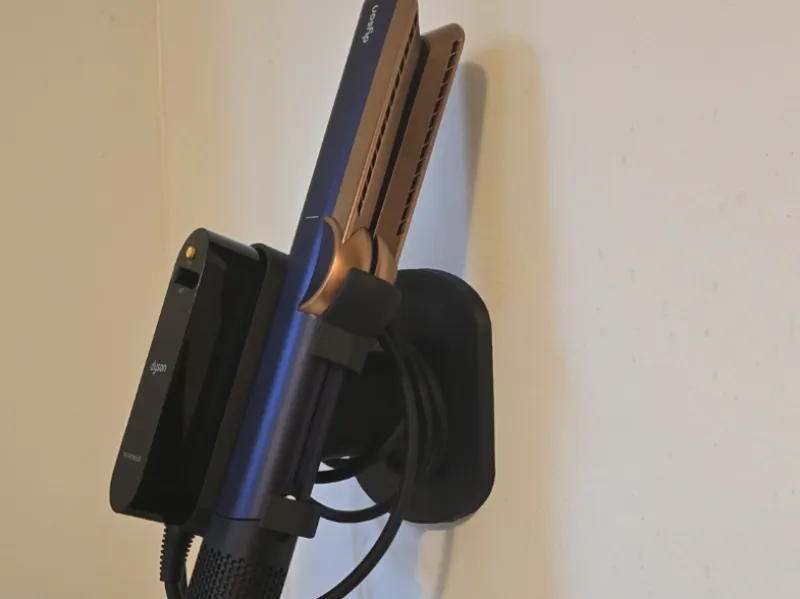 holder for the Dyson Airstrait