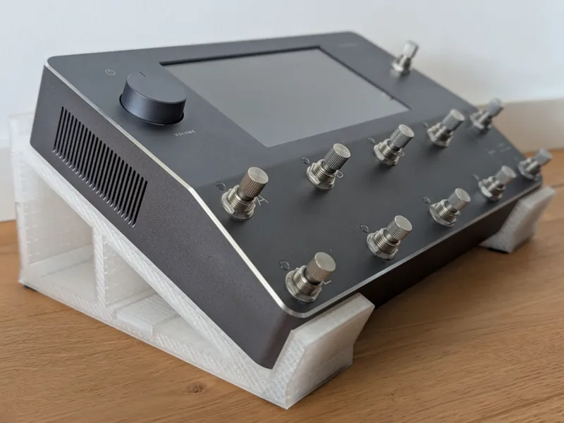 NeuralDSP Quad Cortex Stand
