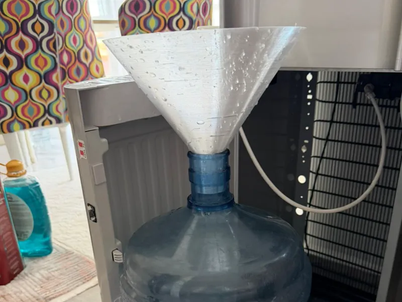 Funnel for 19 liters or 5 gallons.