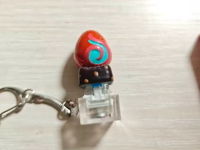 火红尾异色蛋键帽