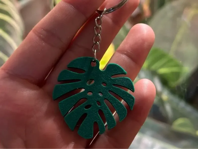Monstera keychain 