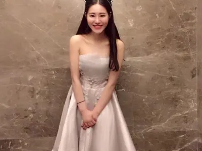 Prom Girl