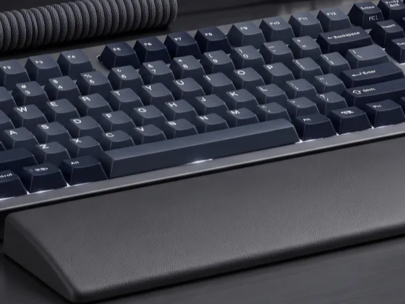 Keyboard wrist rest