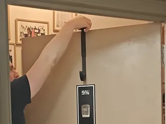 Adjustable Over-the-Door Wreath Hanger