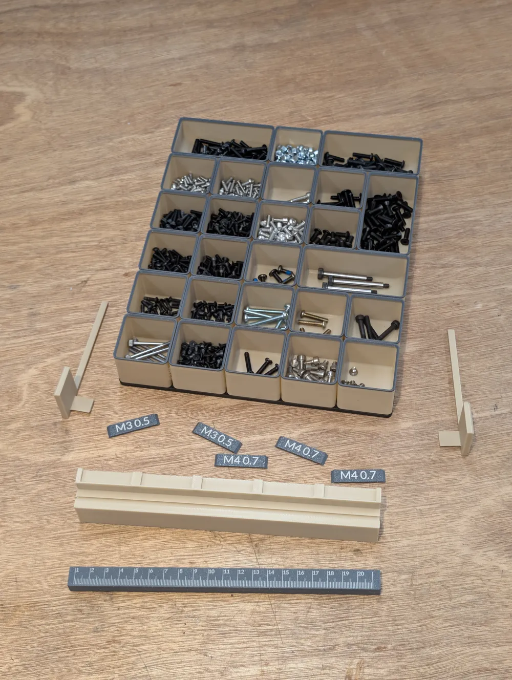 Gridfinity Fastener Labeling Bar - Free 3D Print Model - MakerWorld