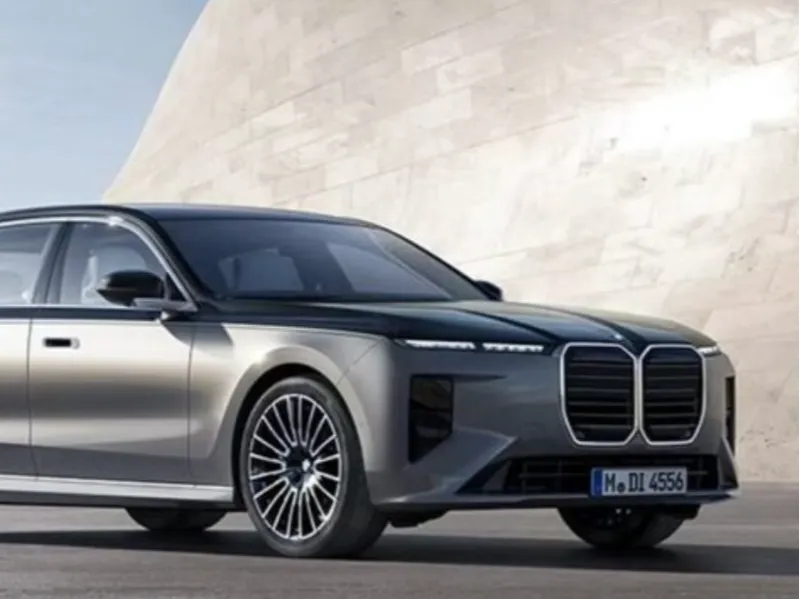 BMW宝马i7 2027 1：64模型
