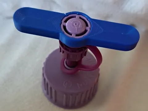medication adapter to enfit wrench