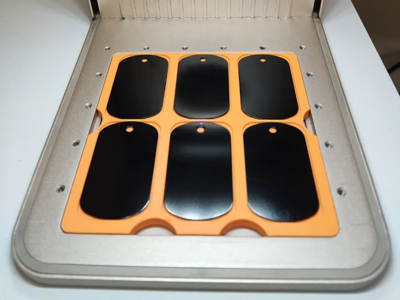 XTOOL F1 / F2 Jig – 6 Aluminum Tags