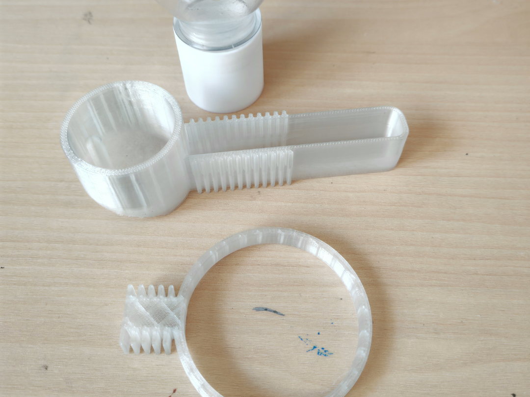 鸟类自动饮水器