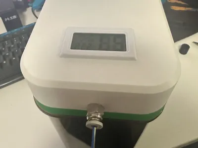 Rice bin lid with horizontal opening