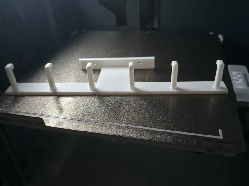 Kitchen utensil rack