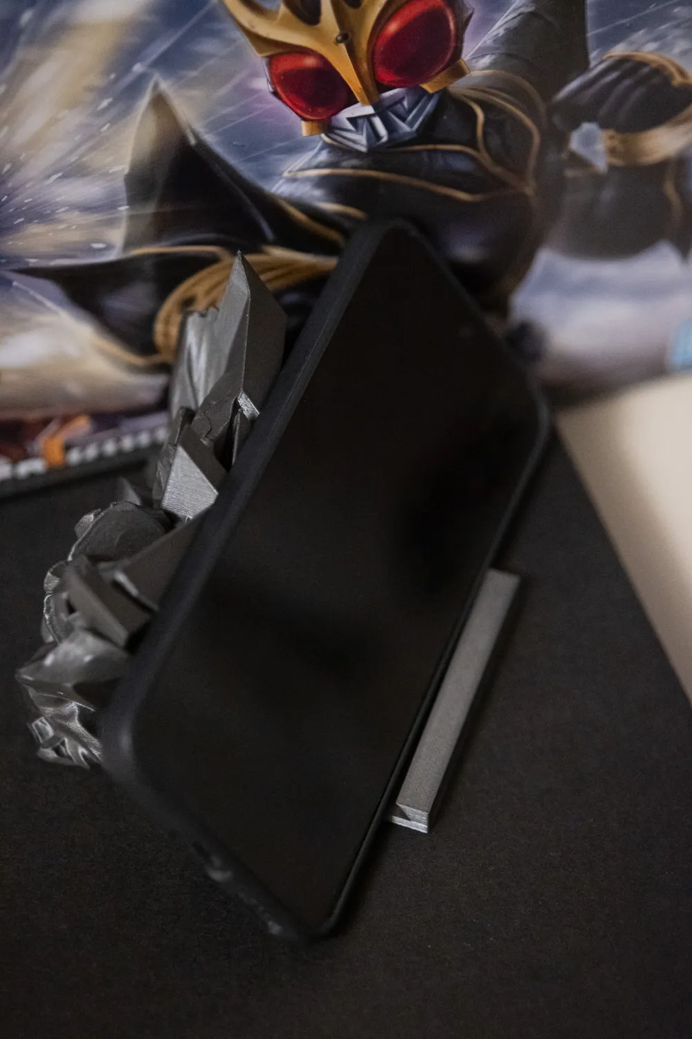 Kamen Rider KUGA Phone Stand - Free 3D Print Model - MakerWorld
