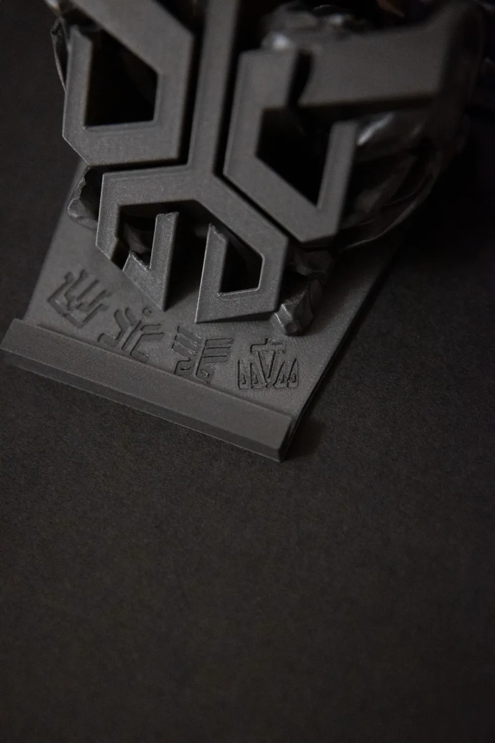 Kamen Rider KUGA Phone Stand - Free 3D Print Model - MakerWorld