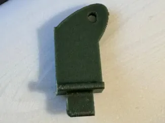 Brazo de servo para alerones y timón de cola