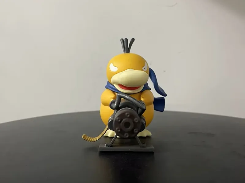 Cute Soldier Minion Style Figure (Articulated Toy