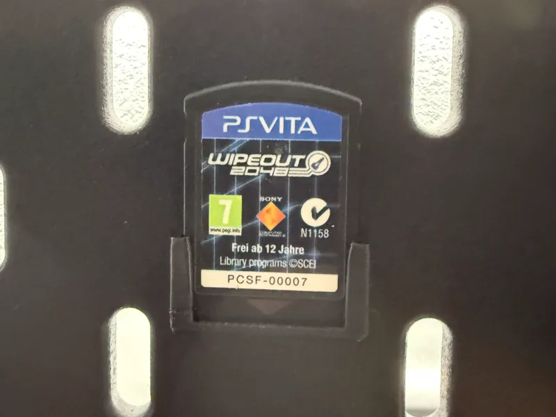 PSVITA gamecard display skadis IKEA
