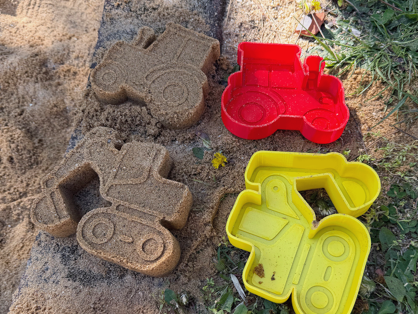 Kids Sand Molds Tractor & Excavator Set