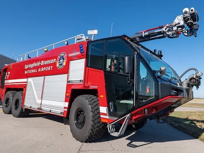 Airport Fire Truck (water cannon up)