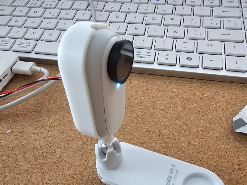 Insta Go2 - power supply pivot stand