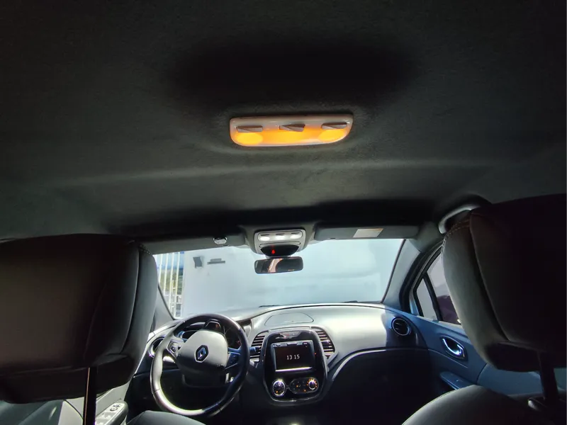 Captur Renault: Luz cortesia