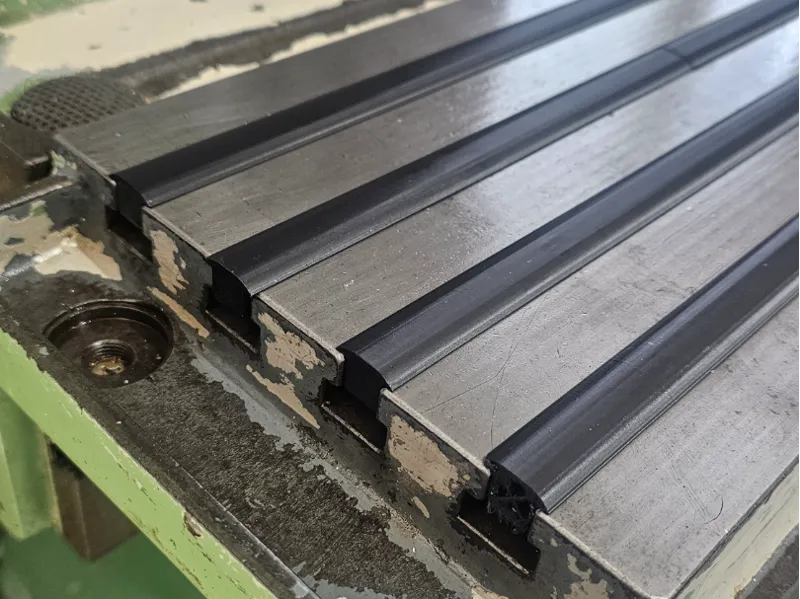 T-nut 12 mm schützt  leiste F.Maschine 