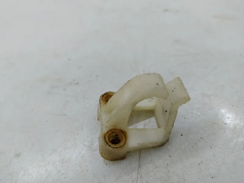 PLASTIC CABLE MOUNT YAMAHA DT 125