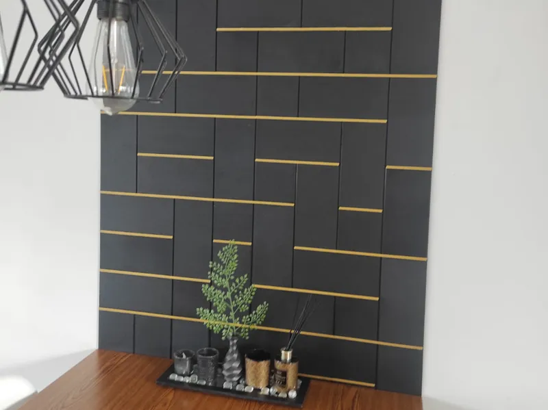 Printed table wall