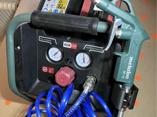 Druckluftpistolen Halterung für Metabo Kompressor