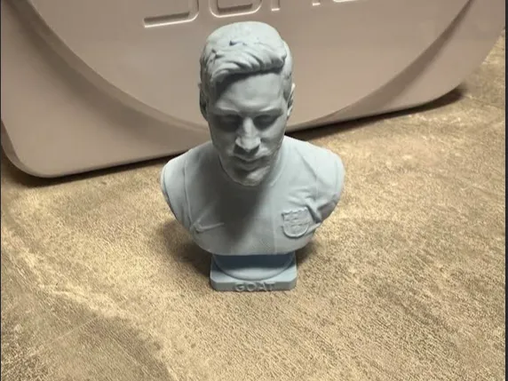 Messi Statue