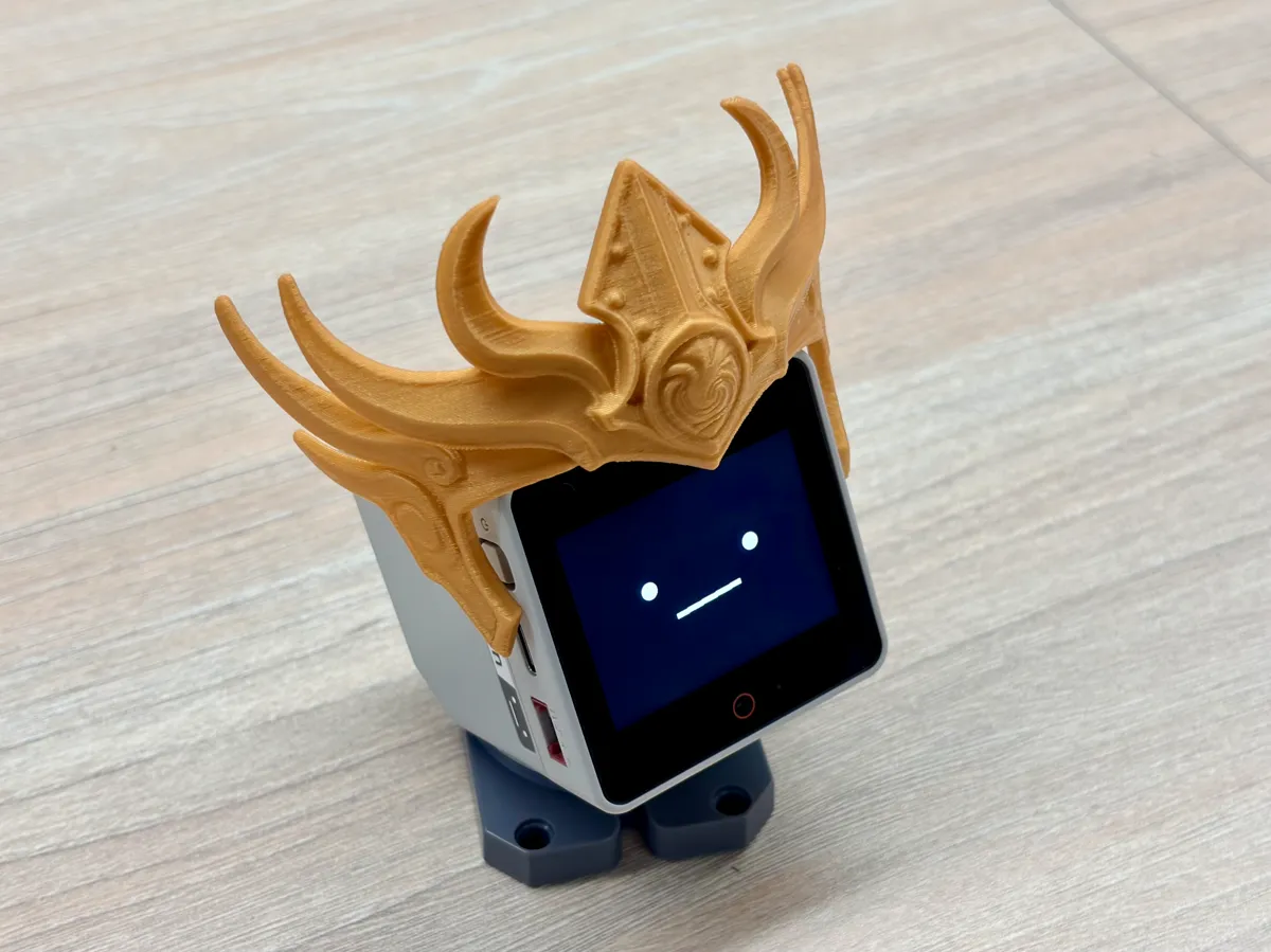 Décor Saint Seiya pour robot de bureau