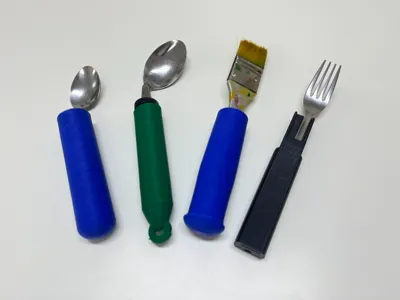 Handle adapted for cutlery or brushes