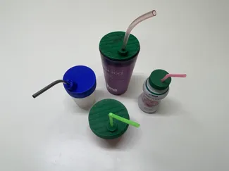 Tapa para vaso con caña