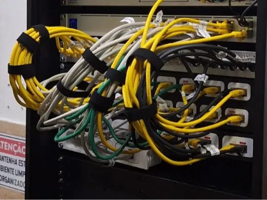 Suporte para rack 8x PoE Ubiquiti U-POE-AF