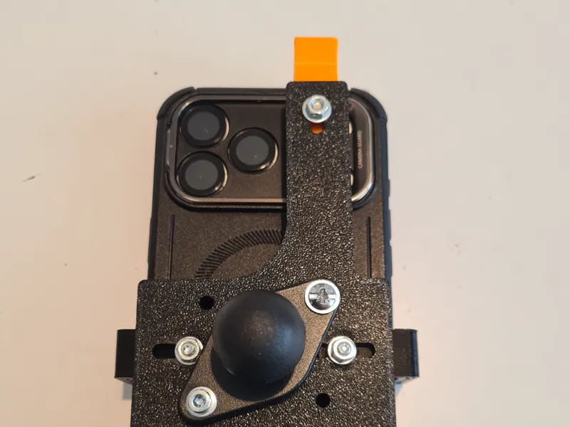 iPhone 17 Pro Max Motorcycle Mount ESR Case 