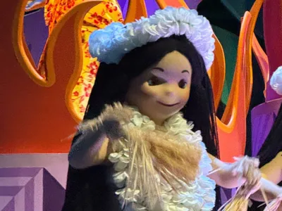 its a small world figurine 4