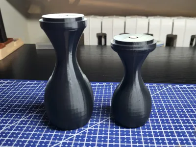 Ergonomic handle variant with bases