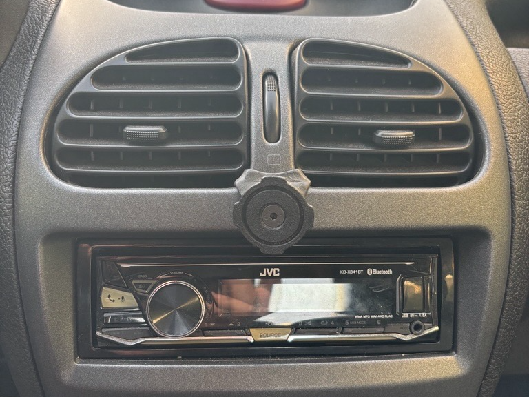 Peugeot 206 QuadLock Phone mount