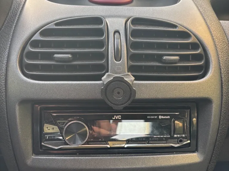 Peugeot 206 QuadLock Phone mount