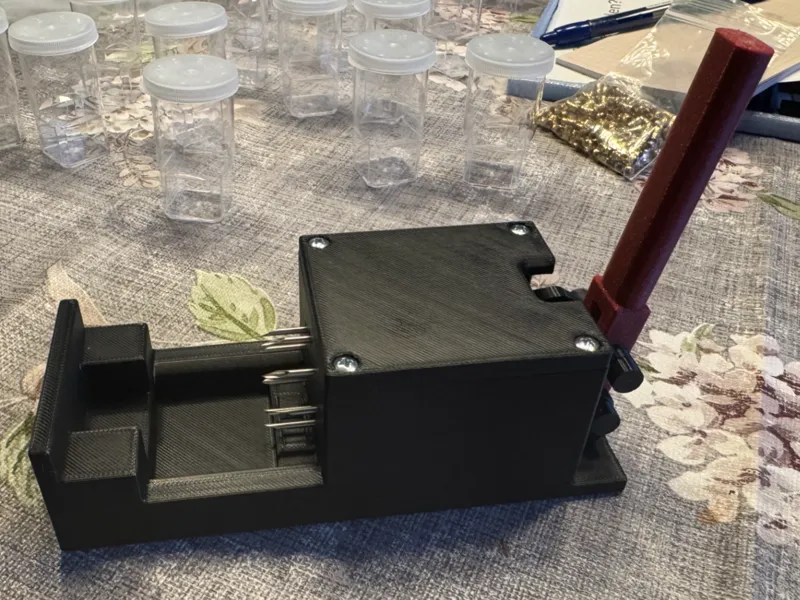 Locher für Spinnenaufzuchtdosen